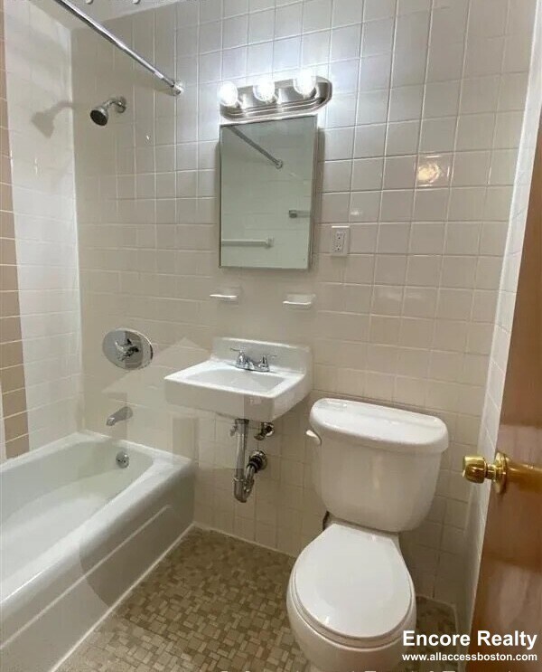 Building Photo - 168 N Beacon St