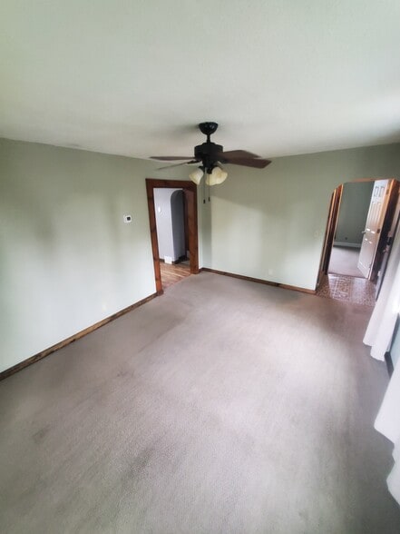 Building Photo - 401 E 1st St