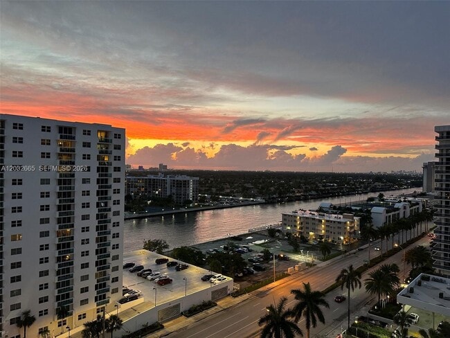 Building Photo - 3001 S Ocean Dr