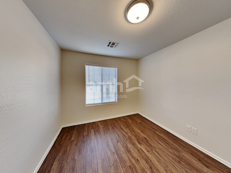 Building Photo - 13365 W Desert Rock Dr