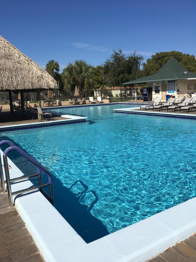 Building Photo - 421 SW Natura Ave