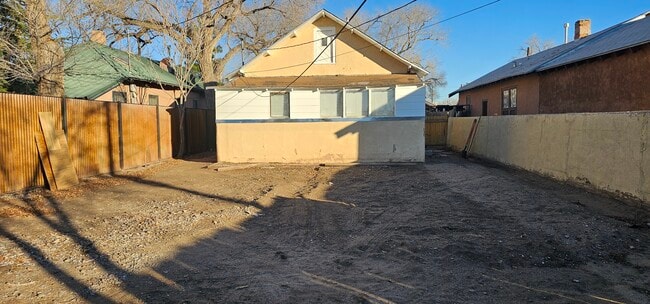 Building Photo - 521-513 13th St NW
