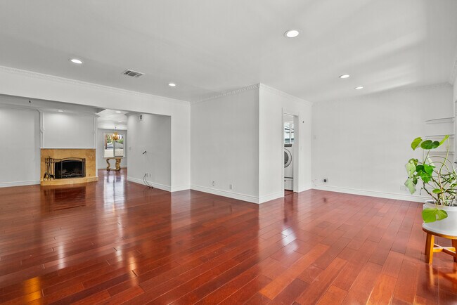 Building Photo - 23036 Burbank Blvd