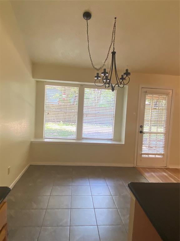 Building Photo - 3118 Lake Stream Dr