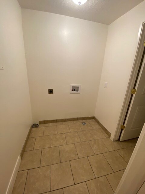 Building Photo - "Riverdale Retreat: Cozy 2-Bedroom with Modern Granite Touches!"