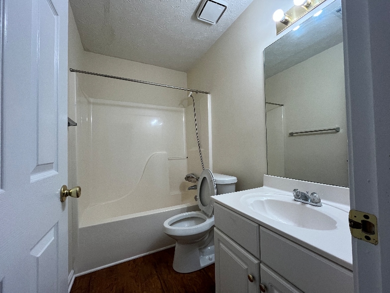 Building Photo - 4319 Tremont Ct