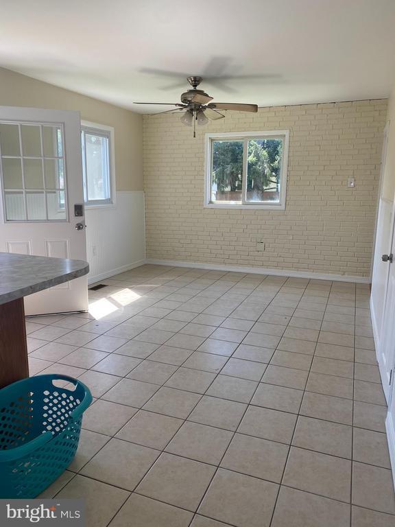 Building Photo - 209 Walnut St