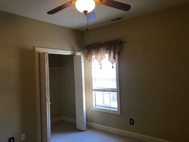 Building Photo - 113 Commonwealth Ct