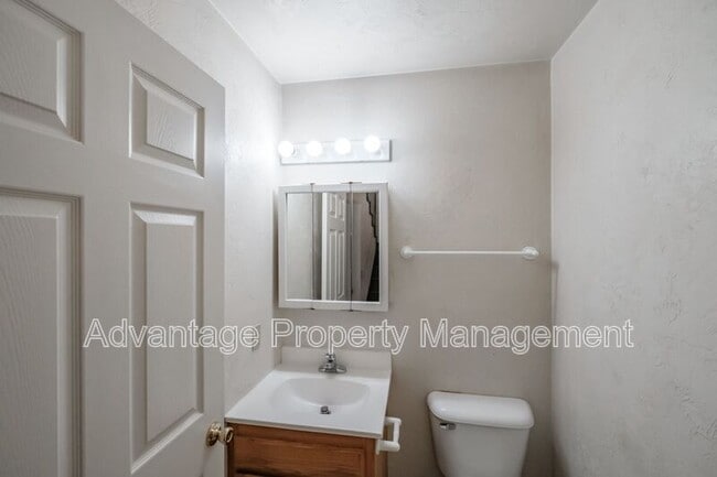 Building Photo - 2872 Raleigh Ct SE