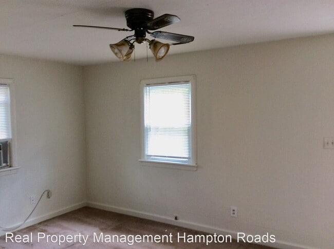 Building Photo - 3 br, 1 bath House - 236 Woodview Avenue