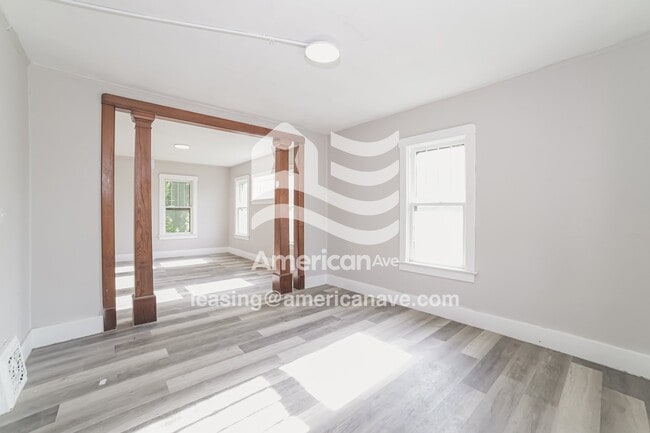 Building Photo - 1205 W Brons Ave