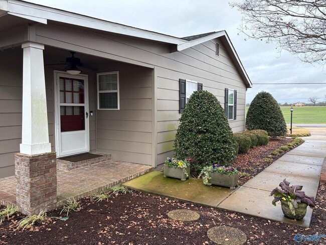 Building Photo - 19408 Huntsville Brownsferry Rd