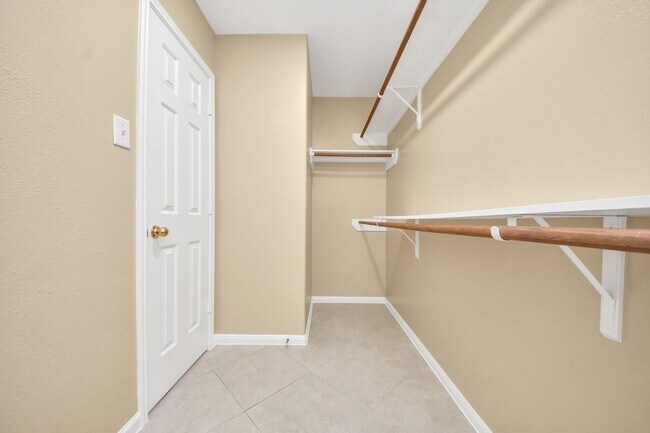 Building Photo - 8431 Taraglen Ct