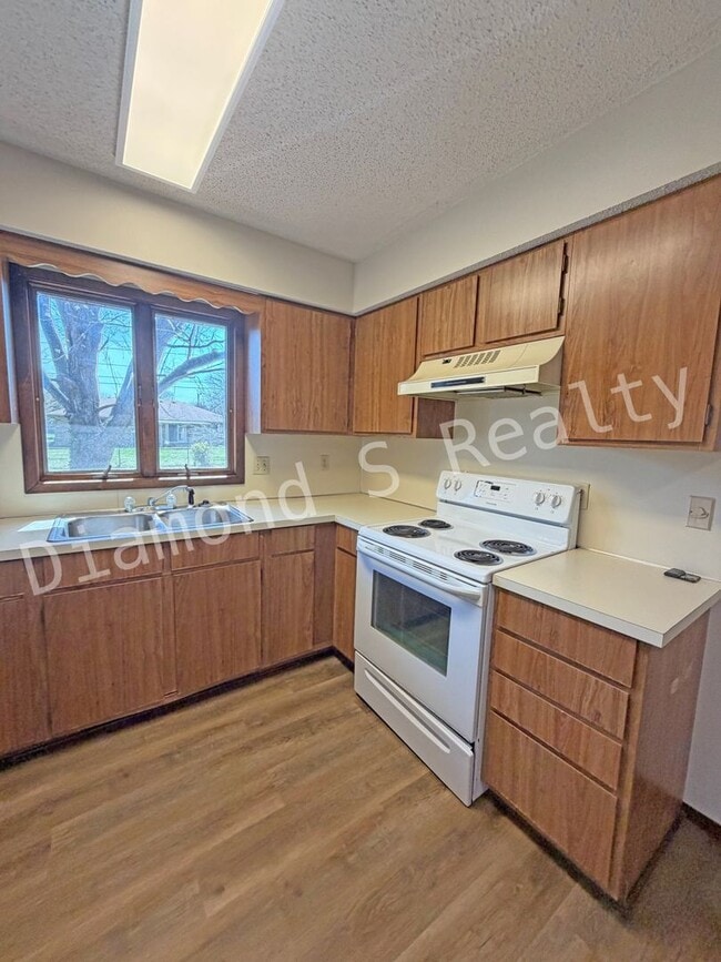 Building Photo - All Brick 3-Bedroom Home Available Now!