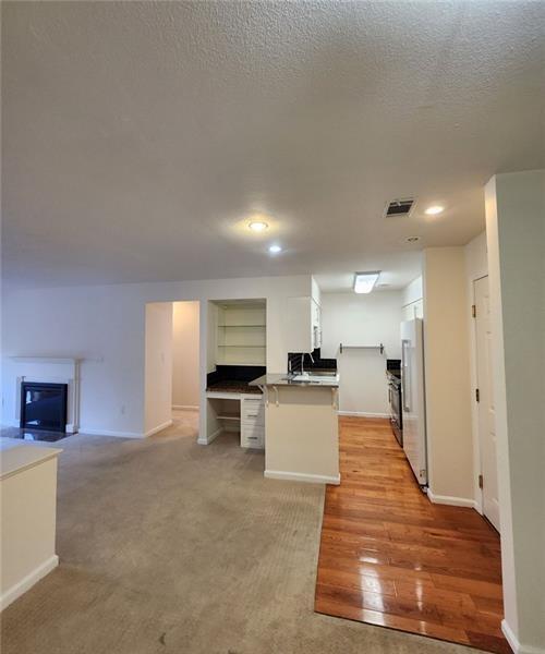 Building Photo - 23311 Plantation Dr NE