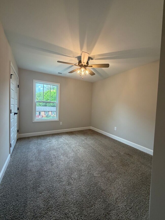 Building Photo - 1711 Golf Club Ln NW