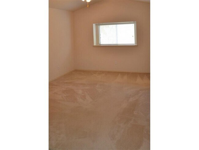 Building Photo - 1511 Legend Oaks Ln
