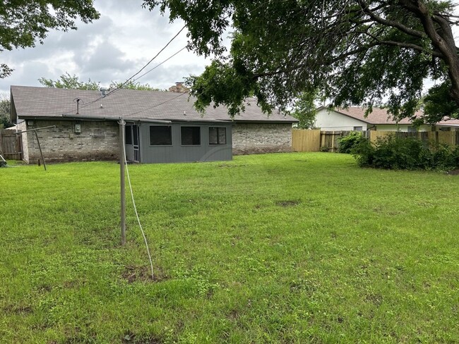 Building Photo - 2103 Omega Cir