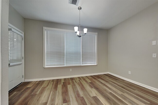 Building Photo - 14422 Bladenboro Dr