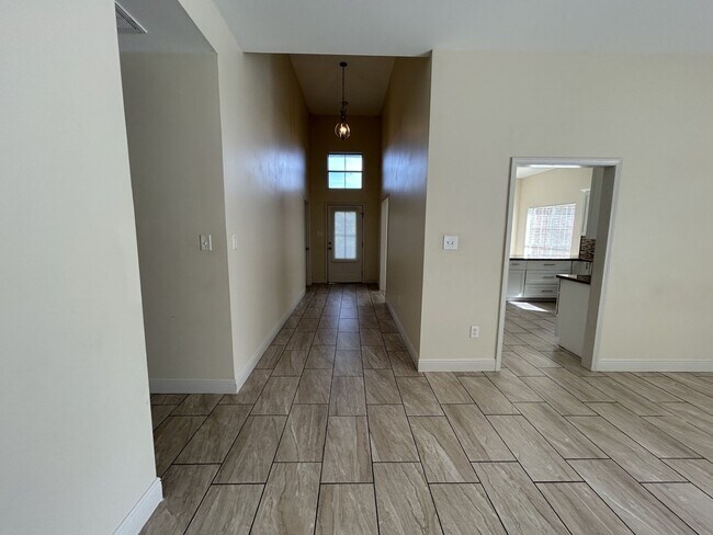 Building Photo - 23983 Terrace Ave