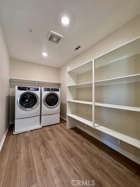 Building Photo - 1760 Chute Dr
