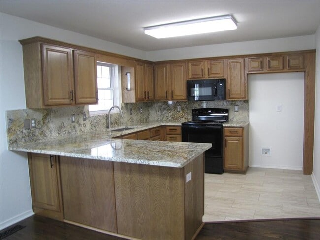 Building Photo - 70 Merritt Dr