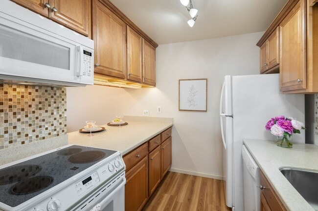 Building Photo - Makakilo Cliffs - Unfurnished 2 bedroom, 2...