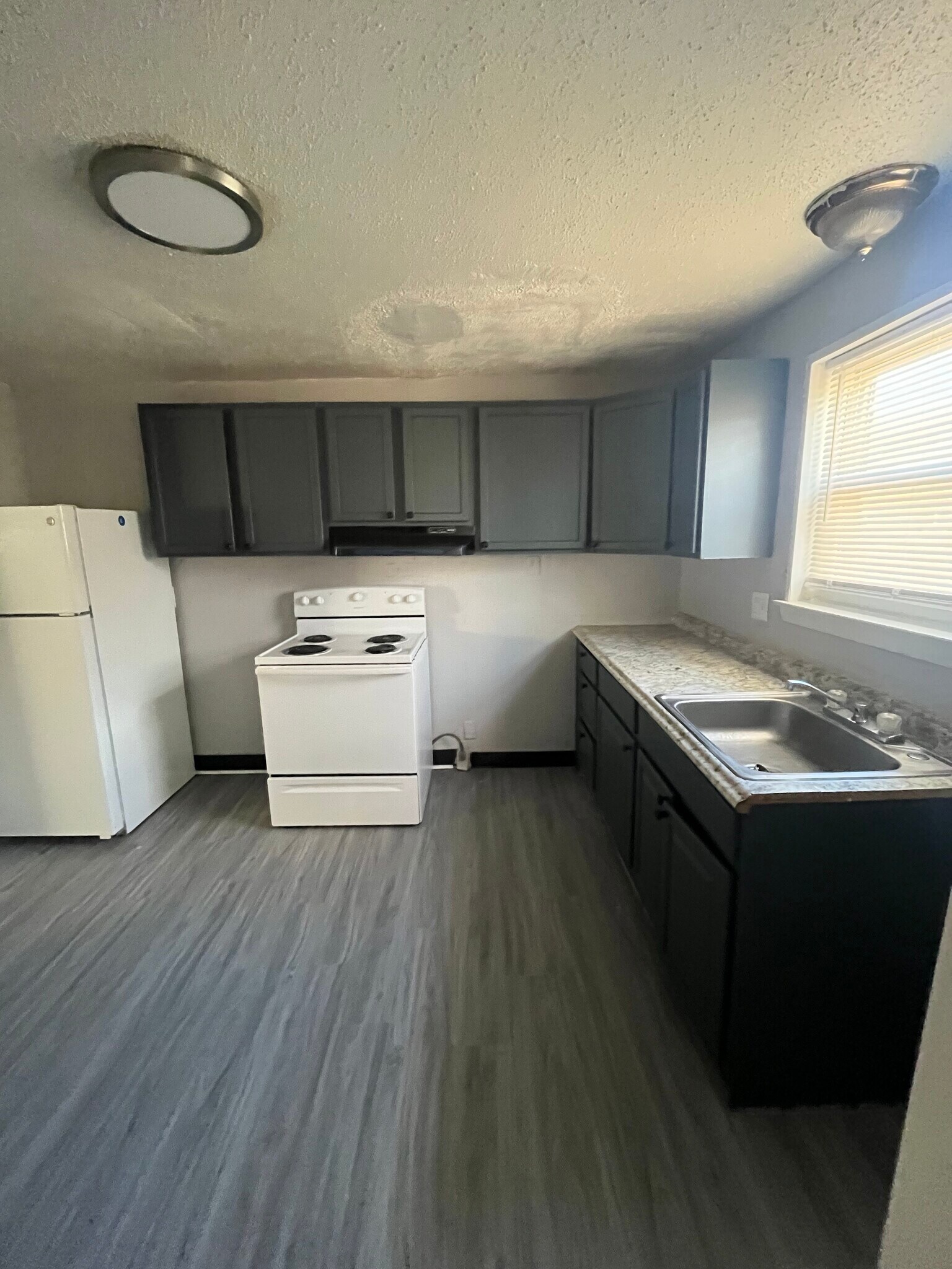 Building Photo - 116 Sherbrooke Ave