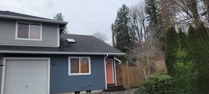 Building Photo - RARE townhouse in Snohomish~ Available Nov...