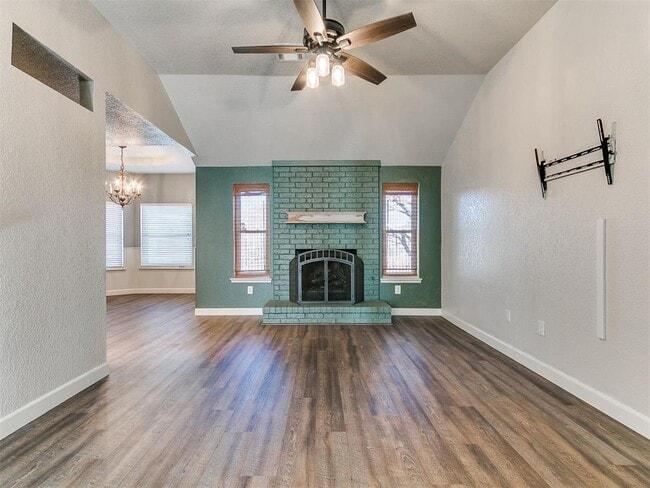 Building Photo - 617 Golden Eagle Dr