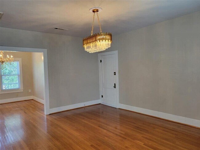 Building Photo - 2406 Huldy St