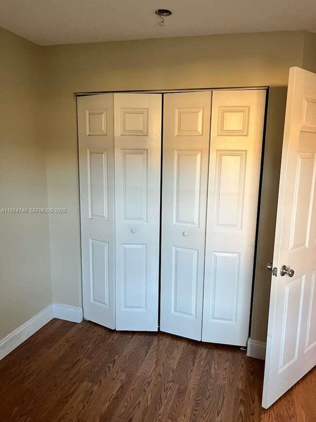 Building Photo - 2891 NE 185th St