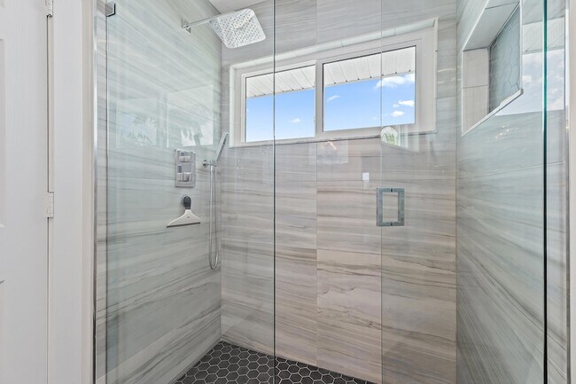 Building Photo - 3463 Canal Ct