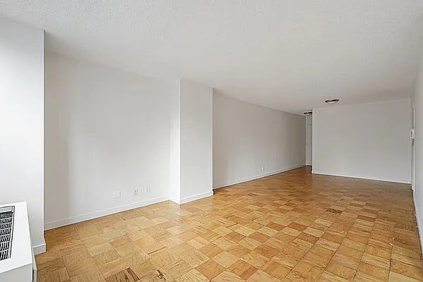 Building Photo - 147 W 87th St