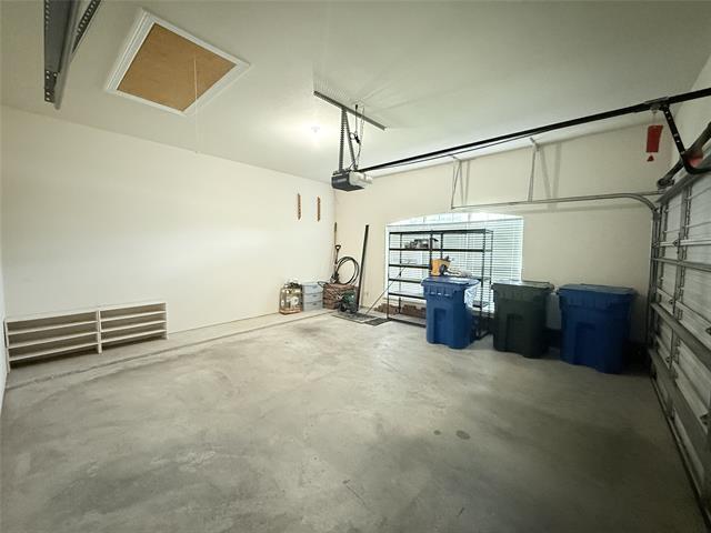 Building Photo - 7304 Meadow Glen Dr