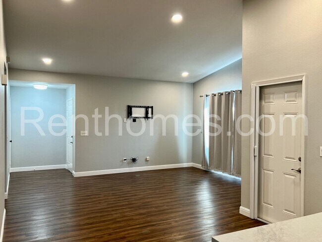 Building Photo - 227 Ocotillo Pl