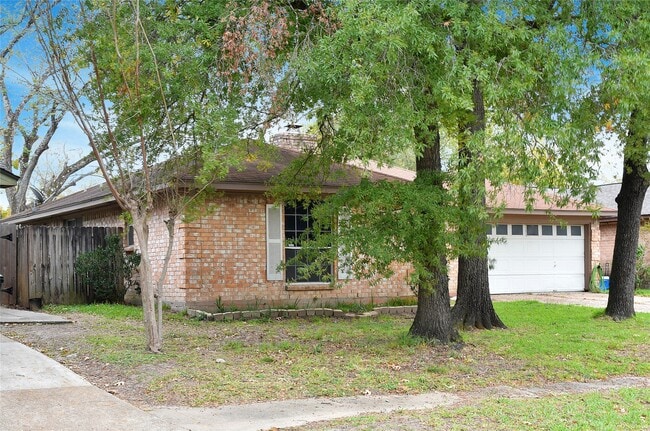 Building Photo - 323 Edgeton Ct