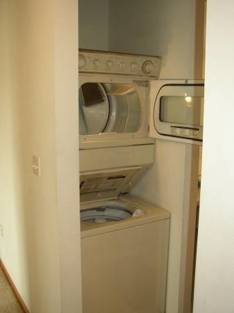 Building Photo - 1208 Koestner St