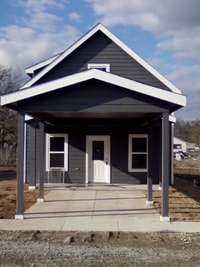 Building Photo - 106 E Oak St