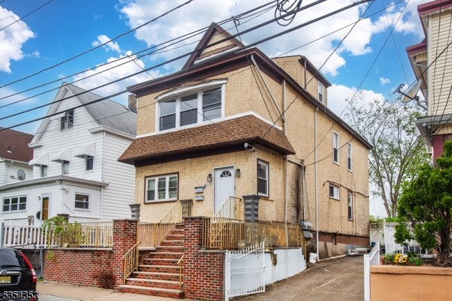 Building Photo - 26 Prescott Ave