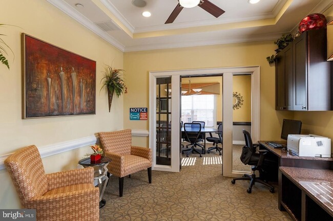 Building Photo - 944 Halifax Pl