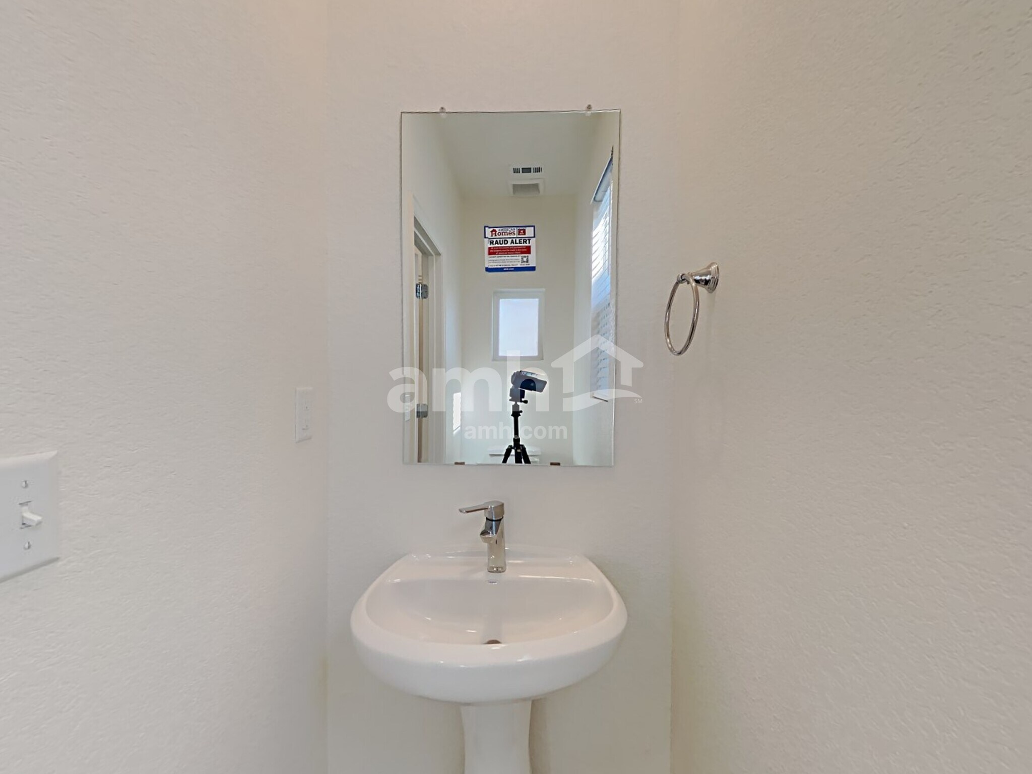 Building Photo - 2732 Geronimo Creek