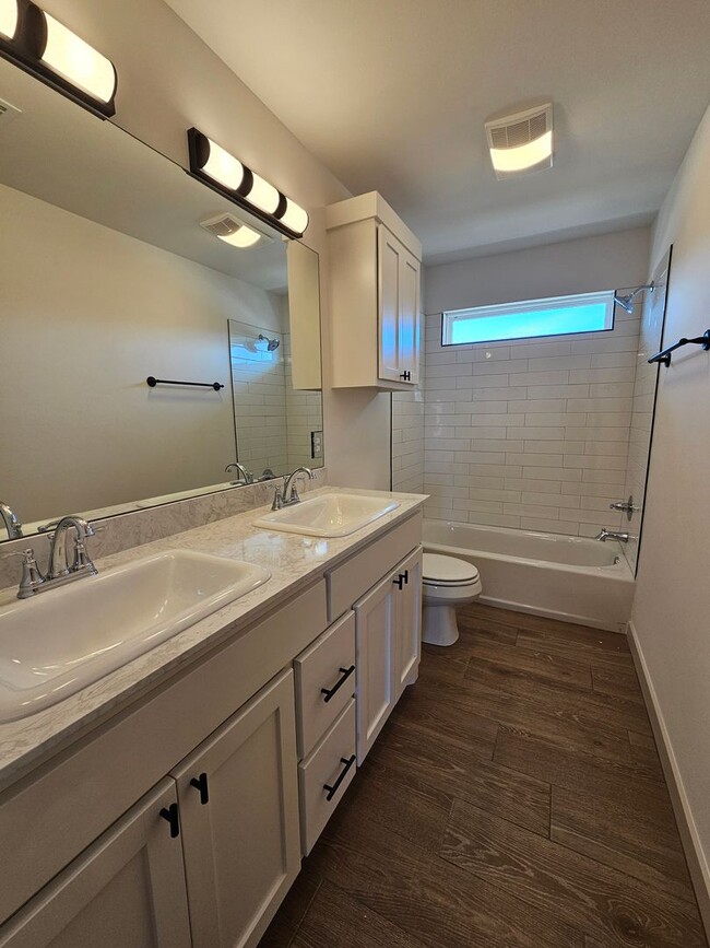 Building Photo - (3) Bed/(2.5) Bath Townhome Avail NOW! New Construction!