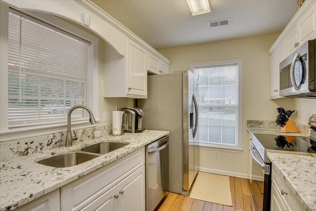 Building Photo - 147 Portofino Ln SW