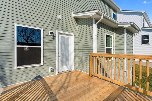 Building Photo - 441 Friendly Ave