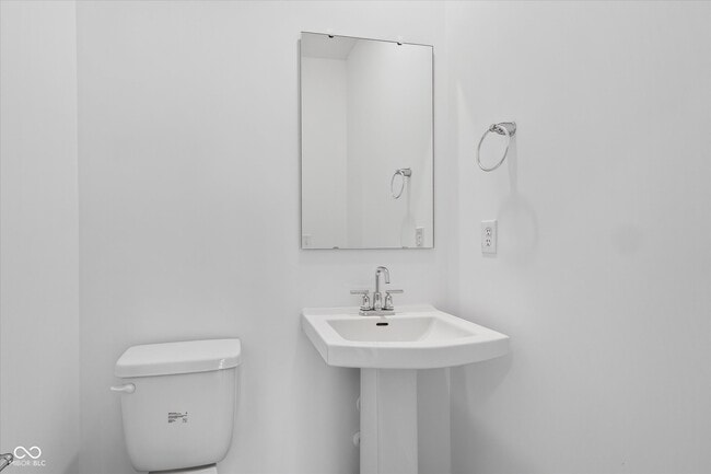 Building Photo - 15946 Meadow Frost Ct