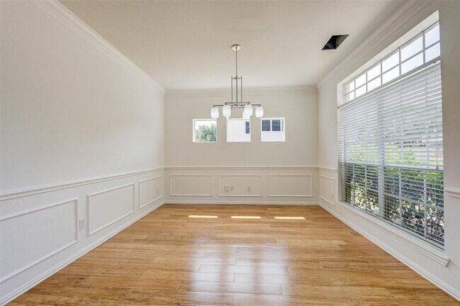 Building Photo - 14018 White Oak Gardens Dr