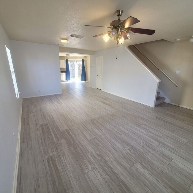 Building Photo - Perfectly Located near Medical Center