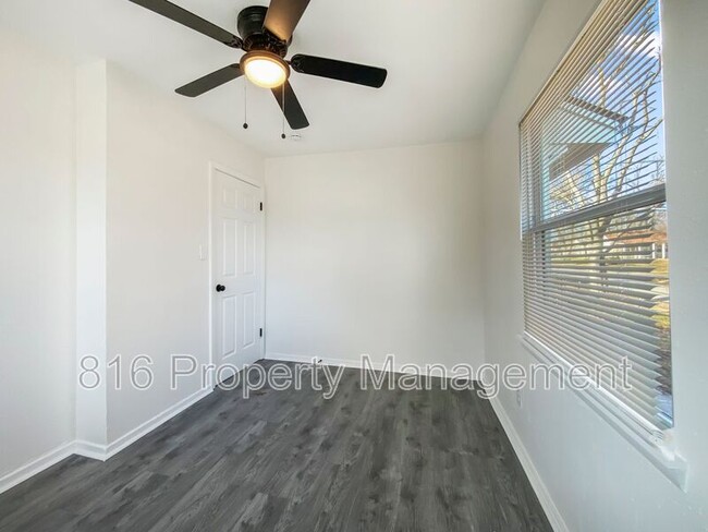 Building Photo - 5205 Locust Ave