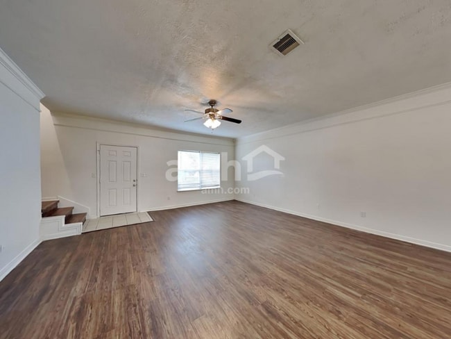 Building Photo - 9116 Dolphin Cir